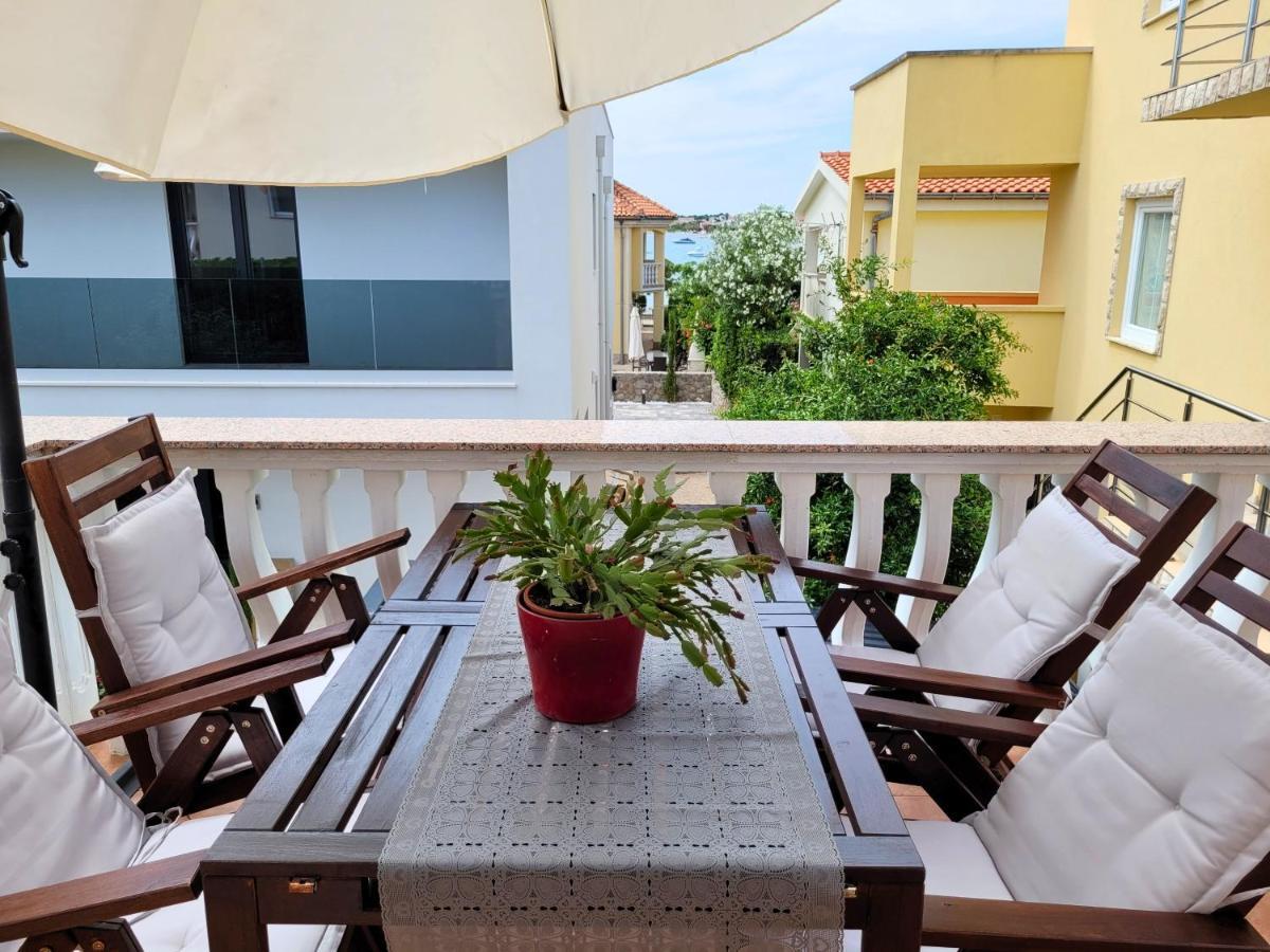 Apartment Jelena Vir Esterno foto