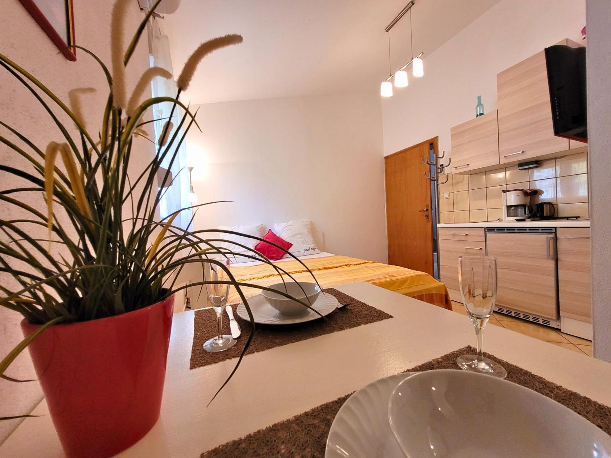 Apartment Jelena Vir Esterno foto